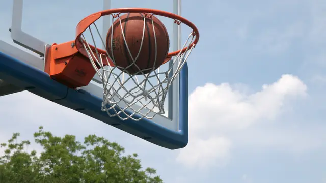Genrebild: basket för barn